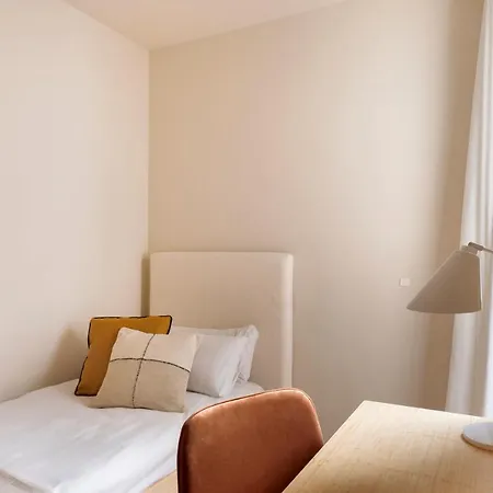 C211 Apartment