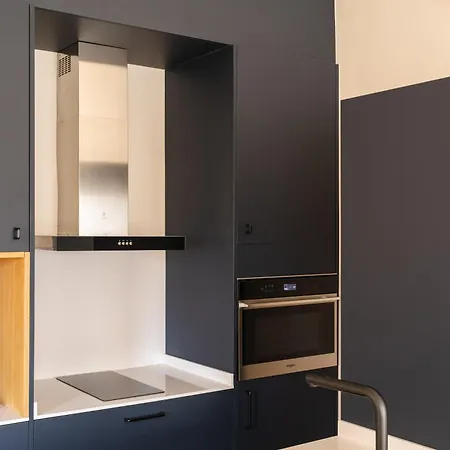 Apartment C211