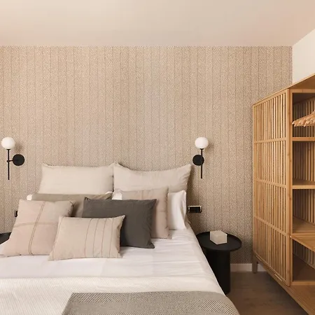 Apartment C211 *