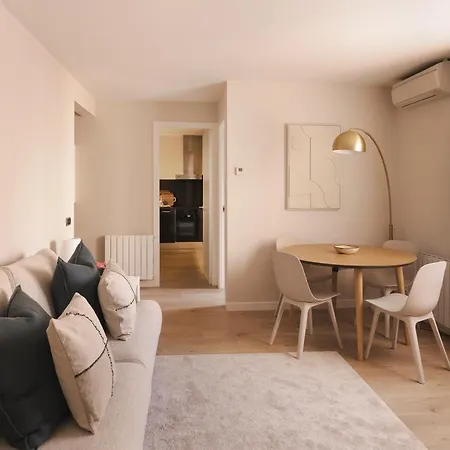 Apartment C211
